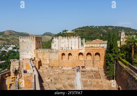 Die Überreste der Plaza de Armas in der Festung Alcazaba, einem der ältesten Teile der Alhambra, Alhambra y Generalife, Granada, Andalusien, Spanien Stockfoto