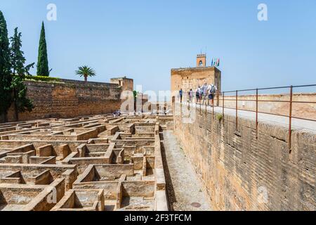 Die Überreste der Plaza de Armas in der Festung Alcazaba, einem der ältesten Teile der Alhambra, Alhambra y Generalife, Granada, Andalusien, Spanien Stockfoto