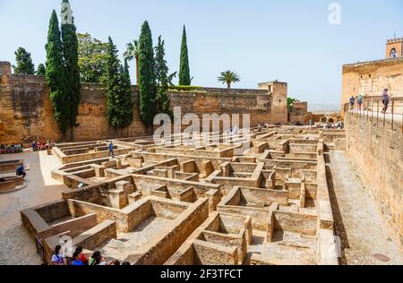 Die Überreste der Plaza de Armas in der Festung Alcazaba, einem der ältesten Teile der Alhambra, Alhambra y Generalife, Granada, Andalusien, Spanien Stockfoto