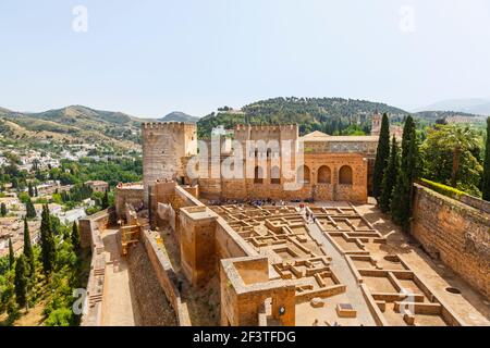 Die Überreste der Plaza de Armas in der Festung Alcazaba, einem der ältesten Teile der Alhambra, Alhambra y Generalife, Granada, Andalusien, Spanien Stockfoto