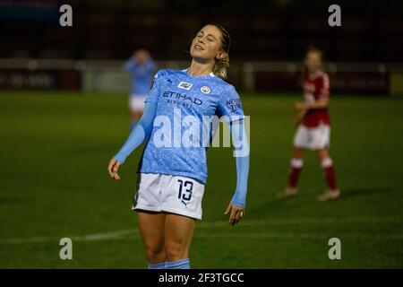 Bath, Großbritannien. März 2021, 17th. Abby Dahlkemper von Manchester City Women reagiert. Barclays Women's Super League match, Bristol City Women gegen Manchester City Women at Twerton Park in Bath, Avon on Wednesday 17th March 2021. Dieses Bild darf nur für redaktionelle Zwecke verwendet werden. Nur redaktionelle Verwendung, Lizenz für kommerzielle Nutzung erforderlich. Keine Verwendung in Wetten, Spiele oder ein einzelner Club / Liga / Spieler Publikationen. PIC von Lewis Mitchell / Andrew Orchard Sport Fotografie / Alamy Live News Kredit: Andrew Orchard Sport Fotografie / Alamy Live News Stockfoto