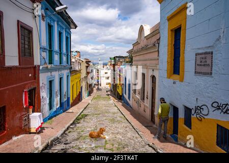 Straße von Gänseblümchen typisch für Candelaria, Bogota, Kolumbien Stockfoto