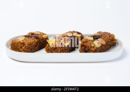 Yakbap, koreanische Dessert gewürzt klejewoj Reis mit Honig, Datteln, Kastanien gemischt Stockfoto