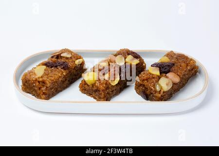 Yakbap, koreanische Dessert gewürzt klejewoj Reis mit Honig, Datteln, Kastanien gemischt Stockfoto