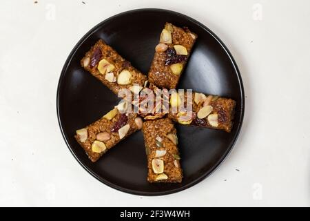 Yakbap, koreanische Dessert gewürzt klejewoj Reis mit Honig, Datteln, Kastanien gemischt Stockfoto