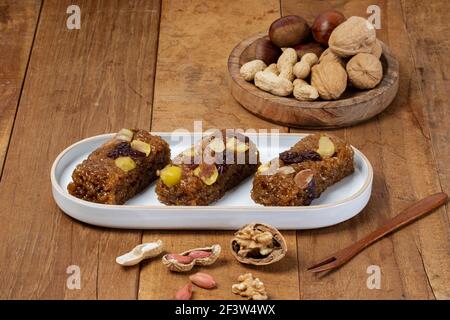 Yakbap, koreanische Dessert gewürzt klejewoj Reis mit Honig, Datteln, Kastanien gemischt Stockfoto