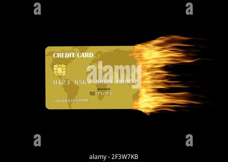 Goldene Kreditkarte Brennen mit hängenden Feuer isoliert auf schwarzem Hintergrund. Konzept der Kredit-Probleme, Finanzkrise, Kredit-Warnung, Schulden, spät ein Stockfoto