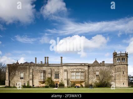 Außenfassade von Lacock Abbey, Wiltshire, Großbritannien Stockfoto