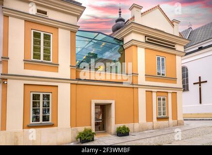 Wadowice, Polen - 27. August 2020: Familienhaus von Karol Wojtyla, später Papst Johannes Paul II., heute Heiliges Vater Familienheim Museum in Kosielna St. Stockfoto