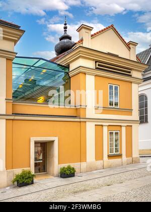 Wadowice, Polen - 27. August 2020: Familienhaus von Karol Wojtyla, später Papst Johannes Paul II., heute Heiliges Vater Familienheim Museum in Kosielna St. Stockfoto