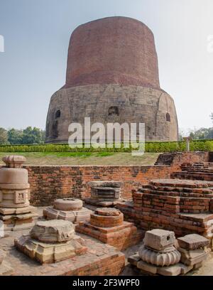 Sarnath Stupa in der Erinnerung an Buddha Stockfoto