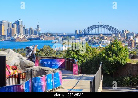 Sydney, Australien. Blick auf die Sydney Harbour Bridge und das Opernhaus vom Taronga Zoo Stockfoto