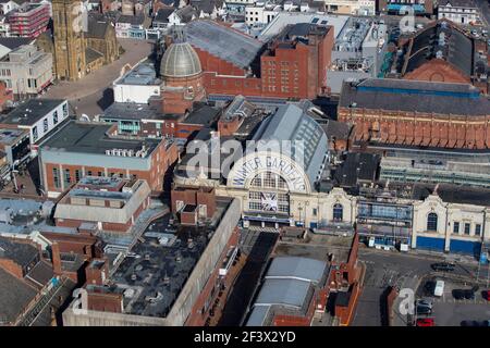 Ein allgemeiner Blick vom Blackpool Tower of the Winter Gardens in Blackpool, Lancashire. Bilddatum: Dienstag, 16. März 2021. Stockfoto