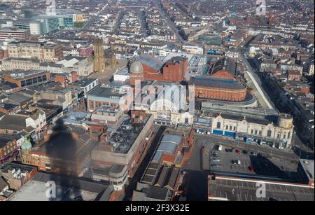 Ein allgemeiner Blick vom Blackpool Tower of the Winter Gardens in Blackpool, Lancashire. Bilddatum: Dienstag, 16. März 2021. Stockfoto