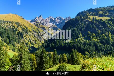 Fantastischer oktobertag in den südlichen Allgäuer alpen bei Oberstdorf Stockfoto