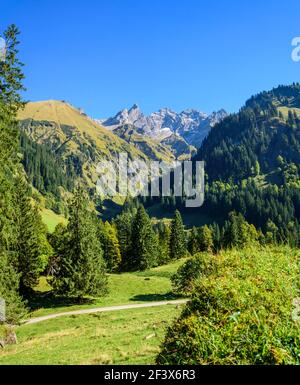 Fantastischer oktobertag in den südlichen Allgäuer alpen bei Oberstdorf Stockfoto