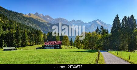 Fantastischer oktobertag in den südlichen Allgäuer alpen bei Oberstdorf Stockfoto