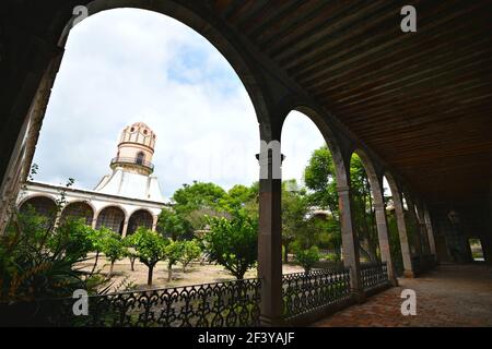 Malerische Landschaft mit Blick auf die koloniale Hacienda de Peopillos in der Villa Hidalgo, San Luis Potosí Mexiko. Stockfoto