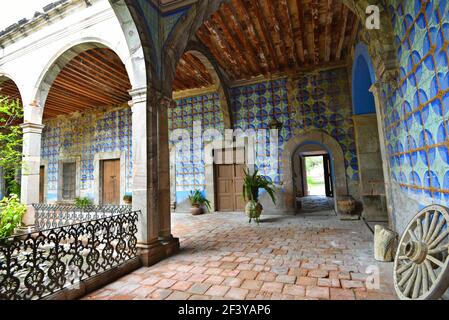 Talavera Fliese Außenveranda Wand der kolonialen Hacienda de Peopillos in Villa Hidalgo, San Luis Potosí Mexiko. Stockfoto