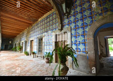 Talavera Fliese Außenveranda Wand der kolonialen Hacienda de Peopillos in Villa Hidalgo, San Luis Potosí Mexiko. Stockfoto