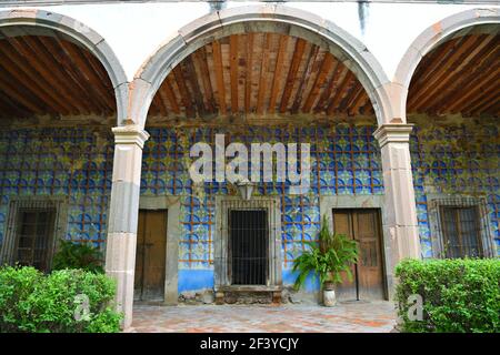 Talavera Fliese Außenveranda Wand der kolonialen Hacienda de Peopillos in Villa Hidalgo, San Luis Potosí Mexiko. Stockfoto