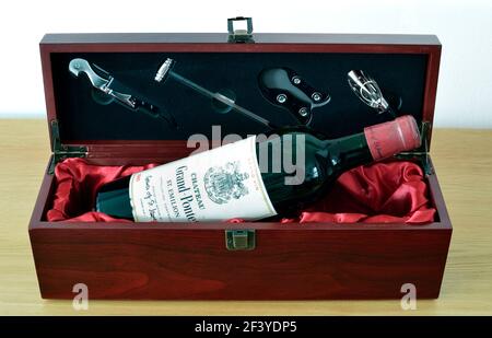 1961 Vintage St Emilion Wein in Vitbox Stockfoto