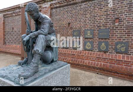 Die Gedenkmauer der Normandie im D-Day Story Museum, Southsea, Portsmouth, Hampshire, Großbritannien Stockfoto