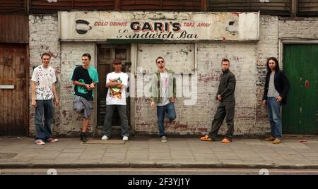 Elmore Judd (l bis r) Tom Skinner, Louis Slipperz, Enrique Joyette, Jesse Hackett, Leon de Bretagne und Chris Morphitis pic David Sandison 17/6/2007 Stockfoto