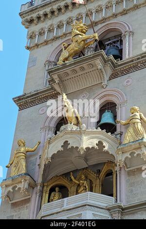 Bewegende Figuren auf dem Glockenturm des Duomo di Messina, Kathedrale von Messina, Sizilien, Italien Stockfoto