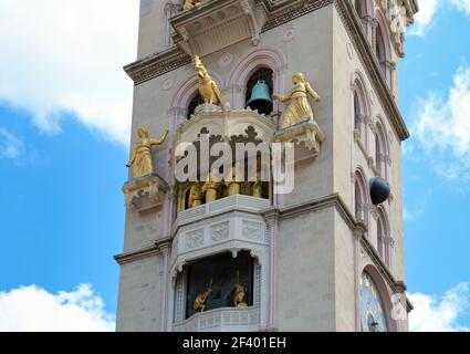 Bewegende Figuren auf dem Glockenturm des Duomo di Messina, Kathedrale von Messina, Sizilien, Italien Stockfoto