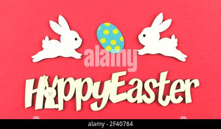 Frohe Ostern Hintergrund nad Karte Konzept mit Text und ostern hase und Eier Stockfoto