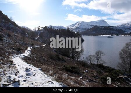 Winteransicht über Ullswater in Richtung Patterdale, Lake District, Cumbria, England, Großbritannien Stockfoto