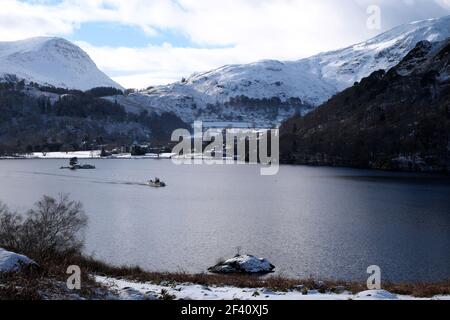 Winteransicht über Ullswater in Richtung Patterdale, Lake District, Cumbria, England, Großbritannien Stockfoto