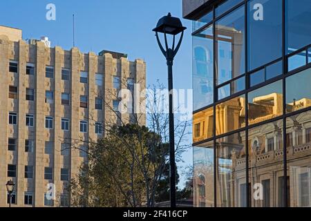 Bürogebäude im Geschäftszentrum von Chihuahua City im Nordwesten Mexikos Stockfoto
