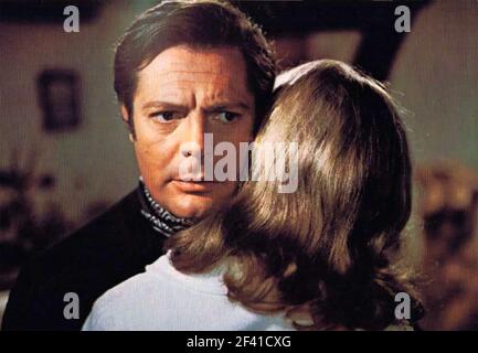 Ein ORT FÜR VERLIEBTE 1968 MGM Film mit Marcello Mastroianni Und Faye Dunaway Stockfoto