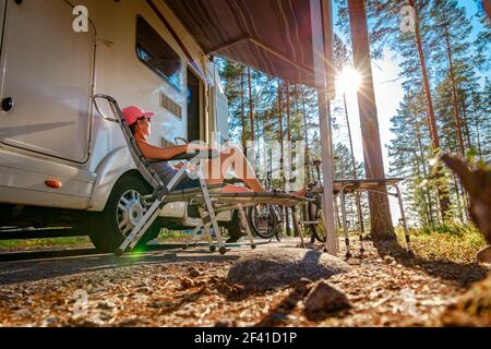 Familienurlaub reisen RV, Urlaub im Reisemobil, Caravan Auto Urlaub. Stockfoto