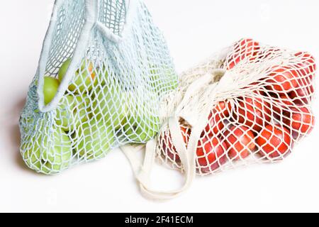 Zero Waste umweltfreundliche Baumwolltasche mit Äpfeln Stockfoto