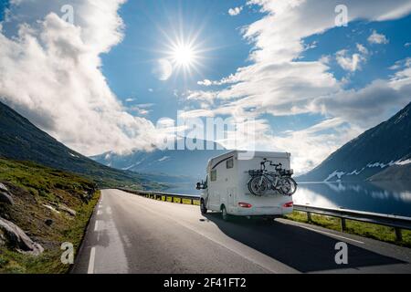 Familienurlaub reisen RV, Urlaub im Reisemobil, Caravan Auto Urlaub. Stockfoto