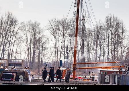 Outdoor-Filmset für einen koreanischen Film in Steveston British Columbia Kanada. Alle Schauspieler tragen Masken, wenn sie nicht in einem Shooting sind Stockfoto