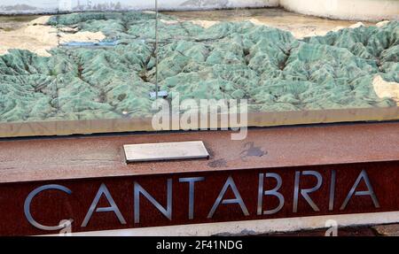 Reliefkarte von Kantabrien von Jose Torne Jimenez Plaza de las Brisas Piquio Santander Kantabrien Spanien Stockfoto