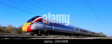LNER Azuma Zug, Klasse 800, East Coast Main Line Railway, Newark on Trent, Nottinghamshire, England, Großbritannien Stockfoto