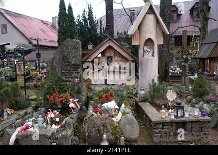 Polen, Zakopane - 13. November 2020: Der Verdienstfriedhof in Peksowy Brzyzek in Zakopane Stockfoto