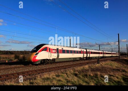 LNER Azuma Zug, Klasse 800, East Coast Main Line Railway, Newark on Trent, Nottinghamshire, England, Großbritannien Stockfoto