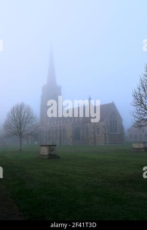 Herbstlicher Blick über die St. Wendredas Kirche, March Town, Cambridgeshire, England, Großbritannien Stockfoto