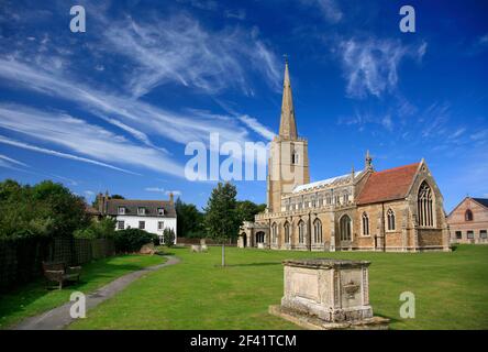 Sommeransicht über St. Wendredas Kirche, March Town, Cambridgeshire, England, Großbritannien Stockfoto