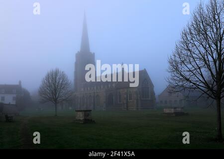 Herbstlicher Blick über die St. Wendredas Kirche, March Town, Cambridgeshire, England, Großbritannien Stockfoto