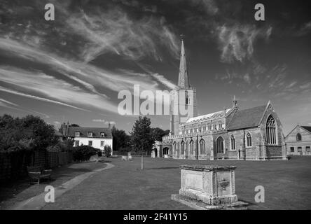 Sommeransicht über St. Wendredas Kirche, March Town, Cambridgeshire, England, Großbritannien Stockfoto