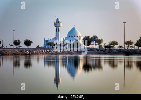 Schöne Al Khobar Corniche Moschee Saudi-Arabien. Stockfoto