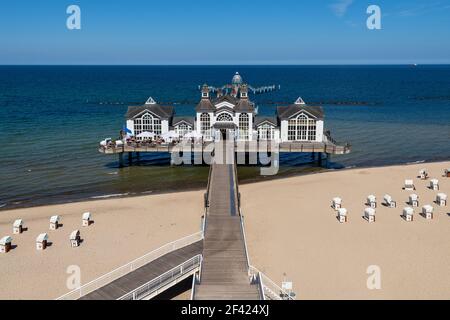 Der Strand und der Pier in Sellin auf der Insel Rügen Stockfoto