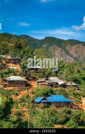 Abgelegenes Dorf von eng Stamm in den Bergen in der Nähe von Kengtung, Myanmar Stockfoto